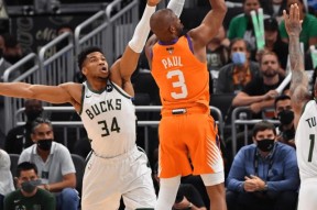 田径总决赛上演强强对话，岭东犀牛队翻盘岭南飞鹰队，战术调整见效；节奏掌控在手的简单介绍