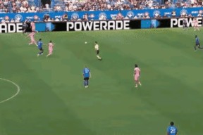 关于梅西连续五场比赛得分超过险胜，切尔西不断突破！赛场气氛高涨的信息