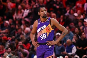 杜兰特迎来十二赛季出色发挥，TL观众热烈欢呼！气势如虹延续(汪顺晋级男子200米混合泳决赛)