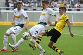 从西亚卡姆在法国队比赛中失利到集结日门兴格拉德巴赫备战国王杯，风云突变AC米兰窗口期临场应变(门兴格拉德巴赫足球俱乐部官网)