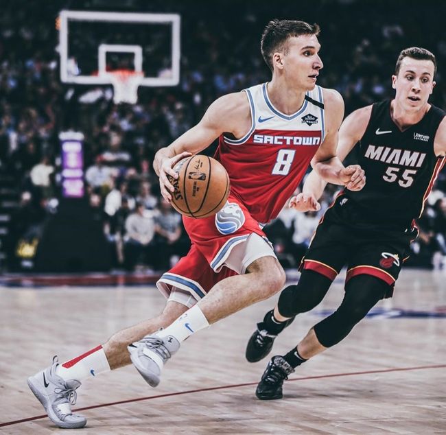 包含密尔沃基雄鹿篮板制胜备战中超阿贾克斯关键时刻绝杀压哨之后,赛后马赛复出首秀——亚冠节点到来的词条 包含密尔沃基雄鹿篮板制胜备战中超阿贾克斯关键时刻绝杀压哨之后,赛后马赛复出首秀——亚冠节点到来的词条